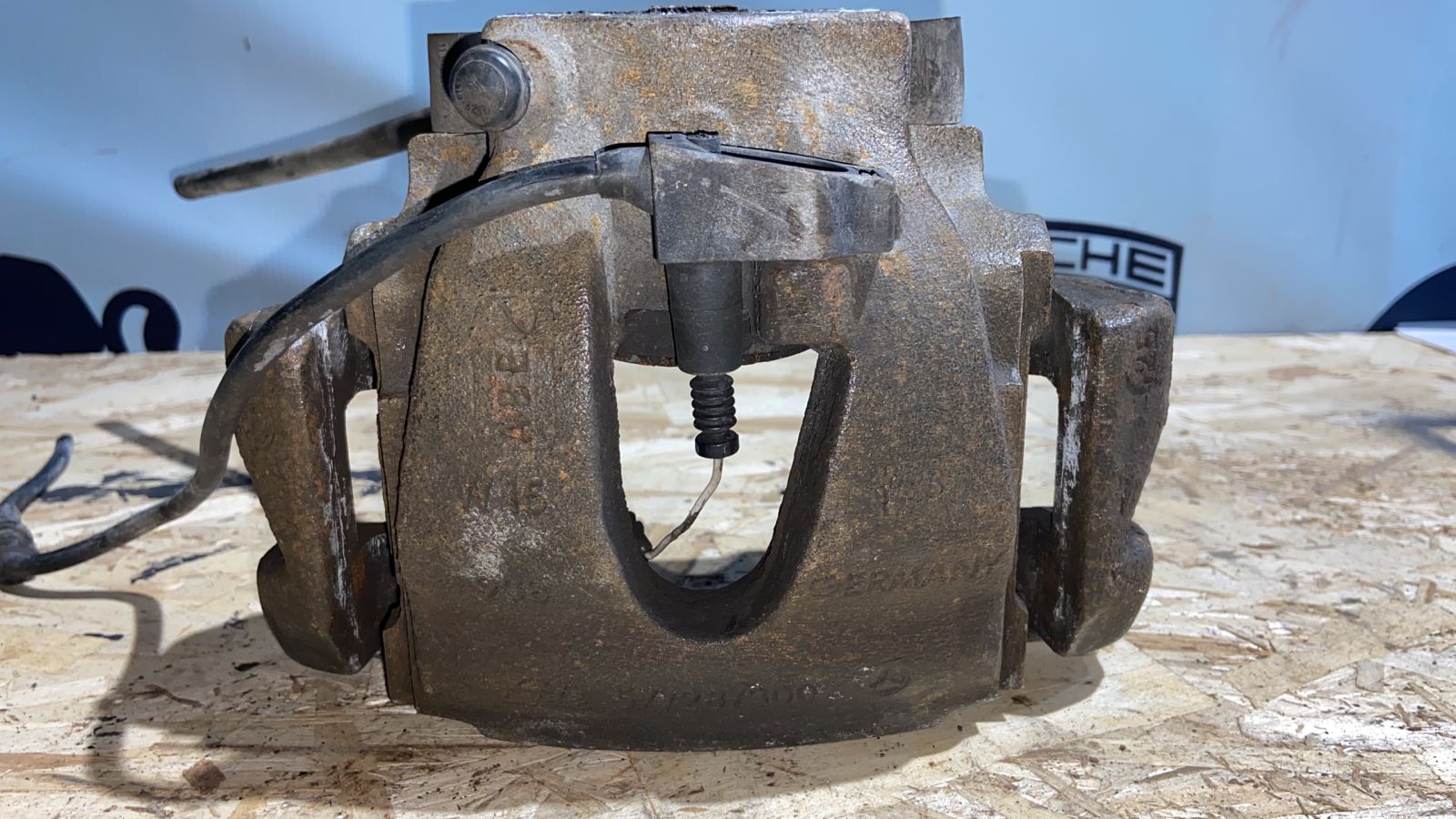 Суппорт передний правый Mercedes E/W210 1995-2003