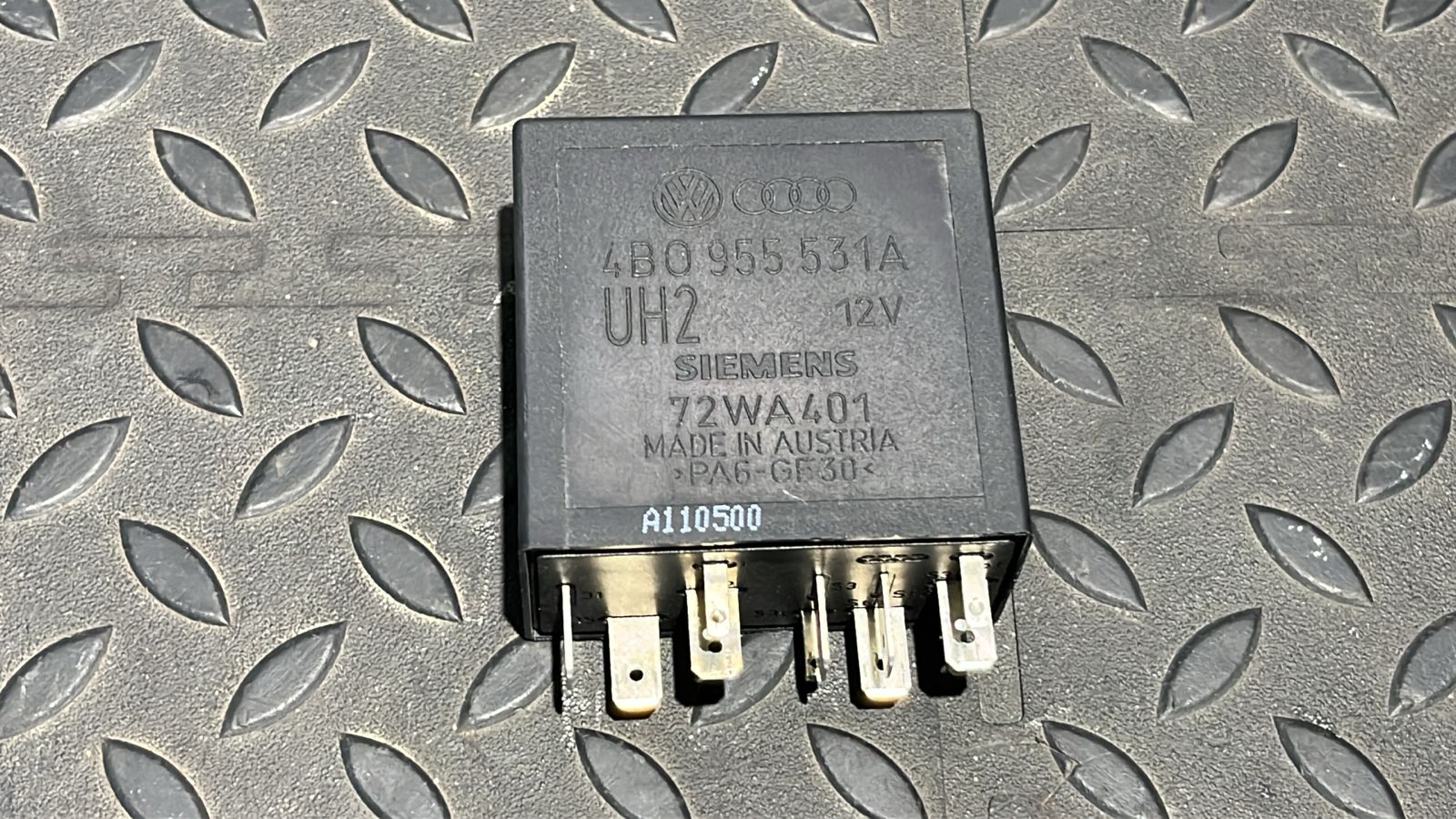 Реле стеклоочистителя Volkswagen Golf/4 1997-2006