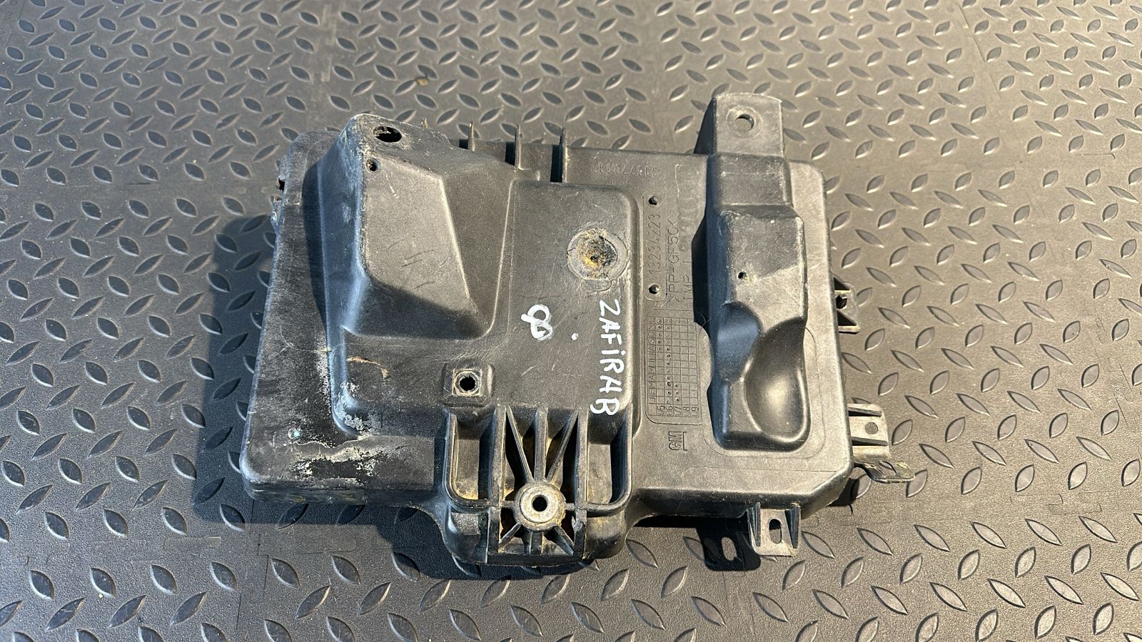 Крепление АКБ Opel Zafira/B 2005-2014