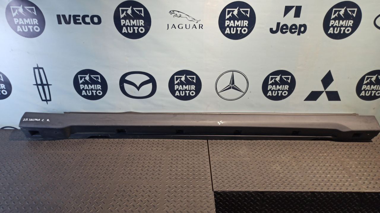 Накладка порога правая Opel Vectra/C 2002-2008