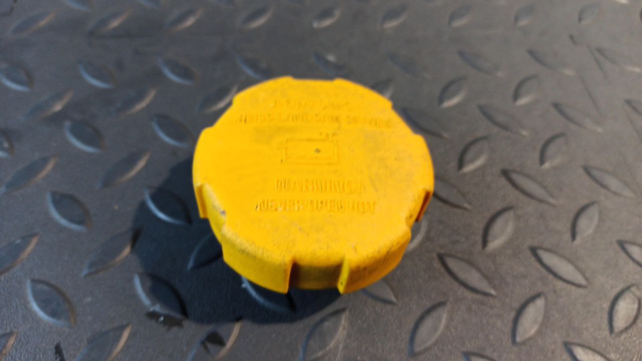 Крышка расширительного бачка Opel Zafira/B 2005-2014