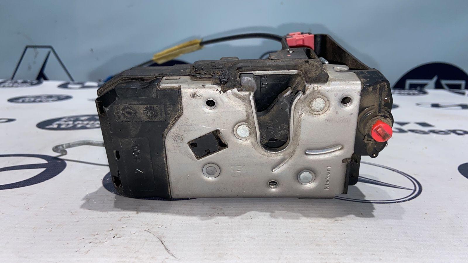 Замок двери задний левый Opel Zafira/B 2005-2014