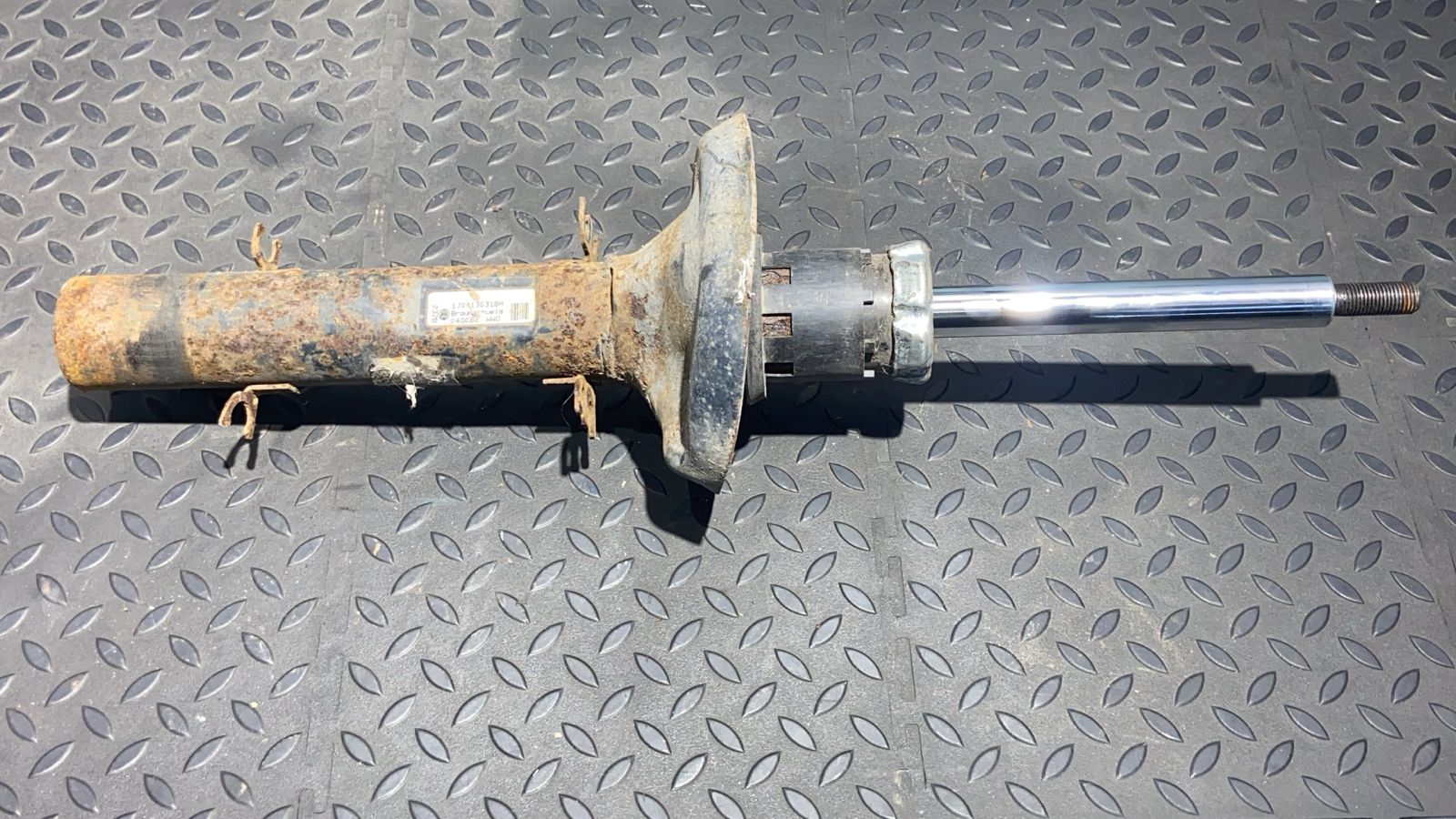 Амортизатор передний Volkswagen Golf/4 1997-2006