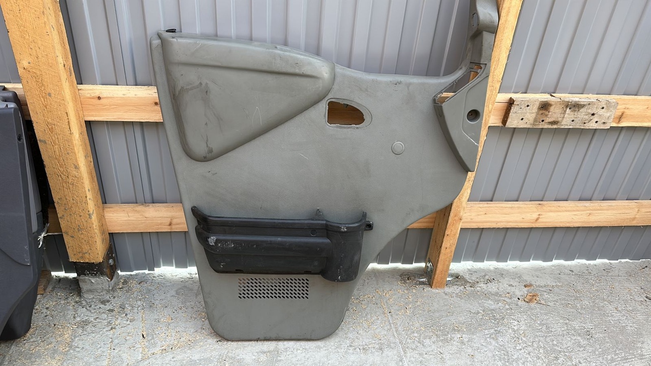 Накладка двери передняя левая Opel Movano/A 2003-2010