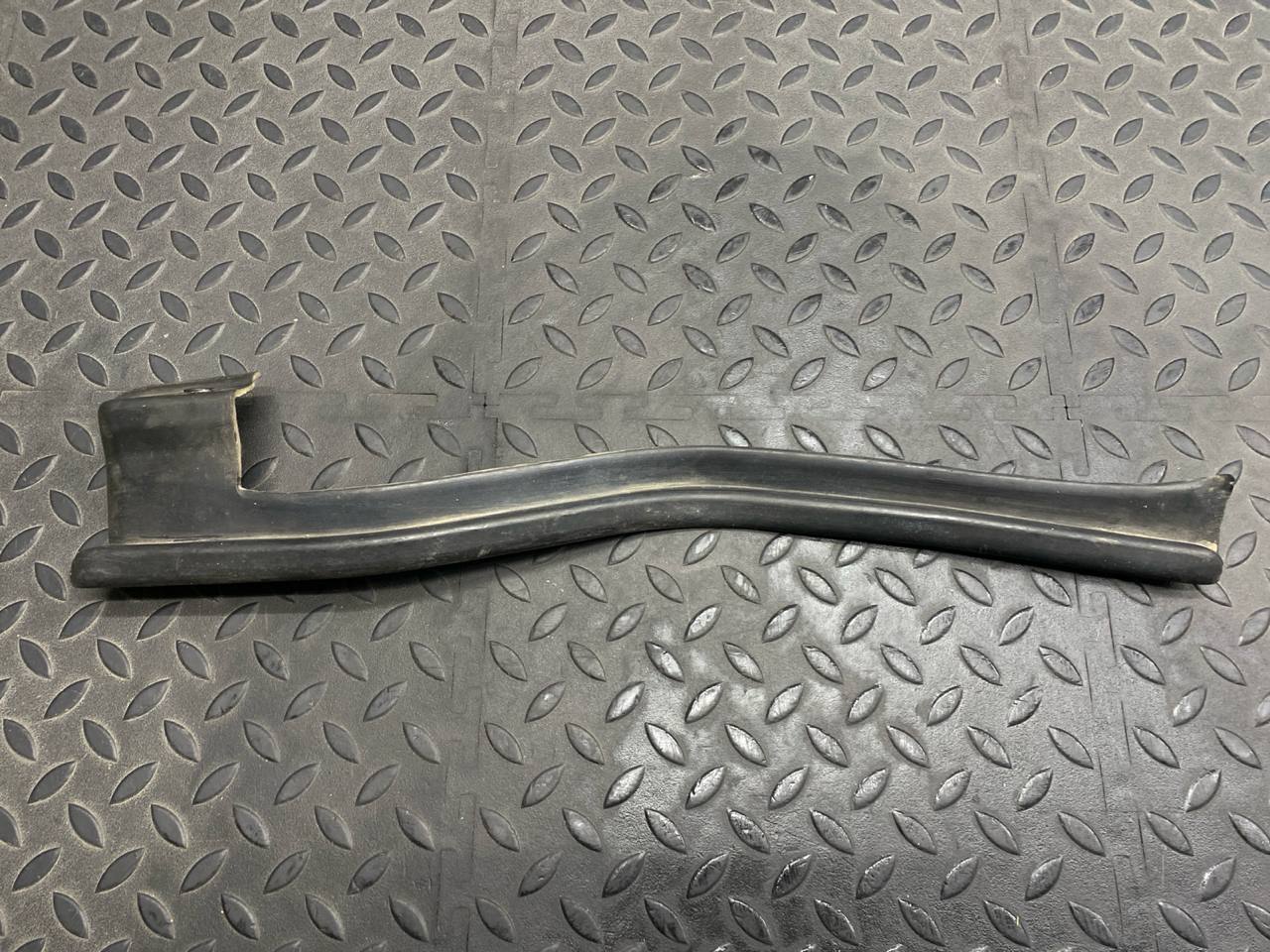 Накладка на торпедо правая Ford Transit 2000-2006