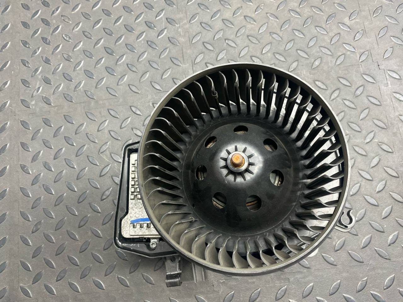 Моторчик отопителя Mercedes C/W203 2000-2008