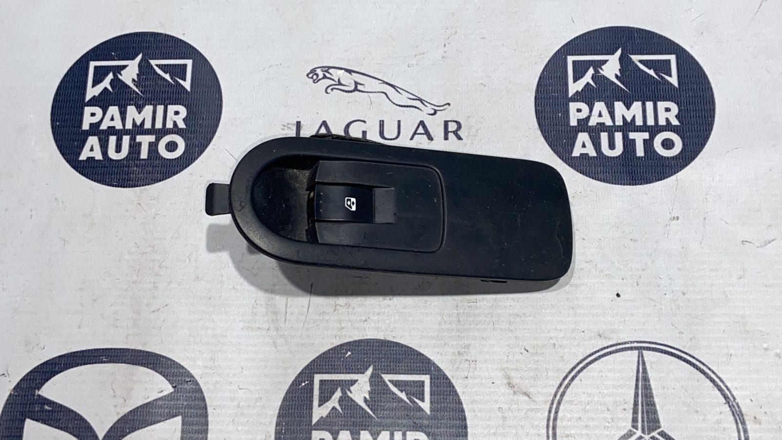 Кнопка стеклоподъемника передняя правая Renault Scenic/2 2003-2009