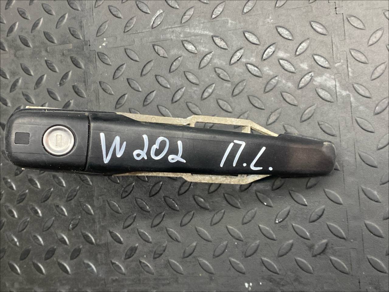 Ручка двери передняя левая Mercedes C/W202 1993-2001