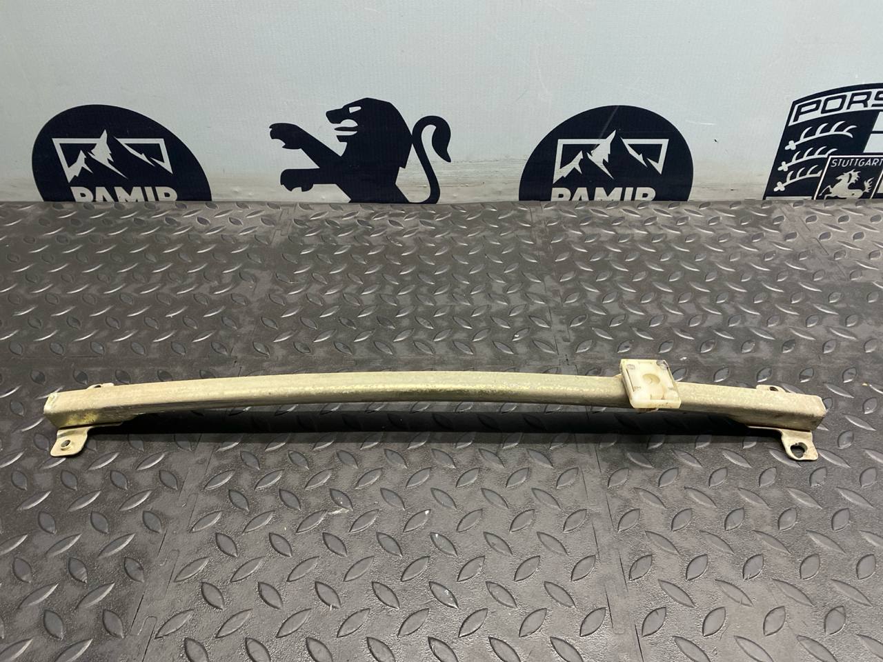 Направляющая стекла двери передняя правая Mercedes C/W202 1993-2001 — изображение 2