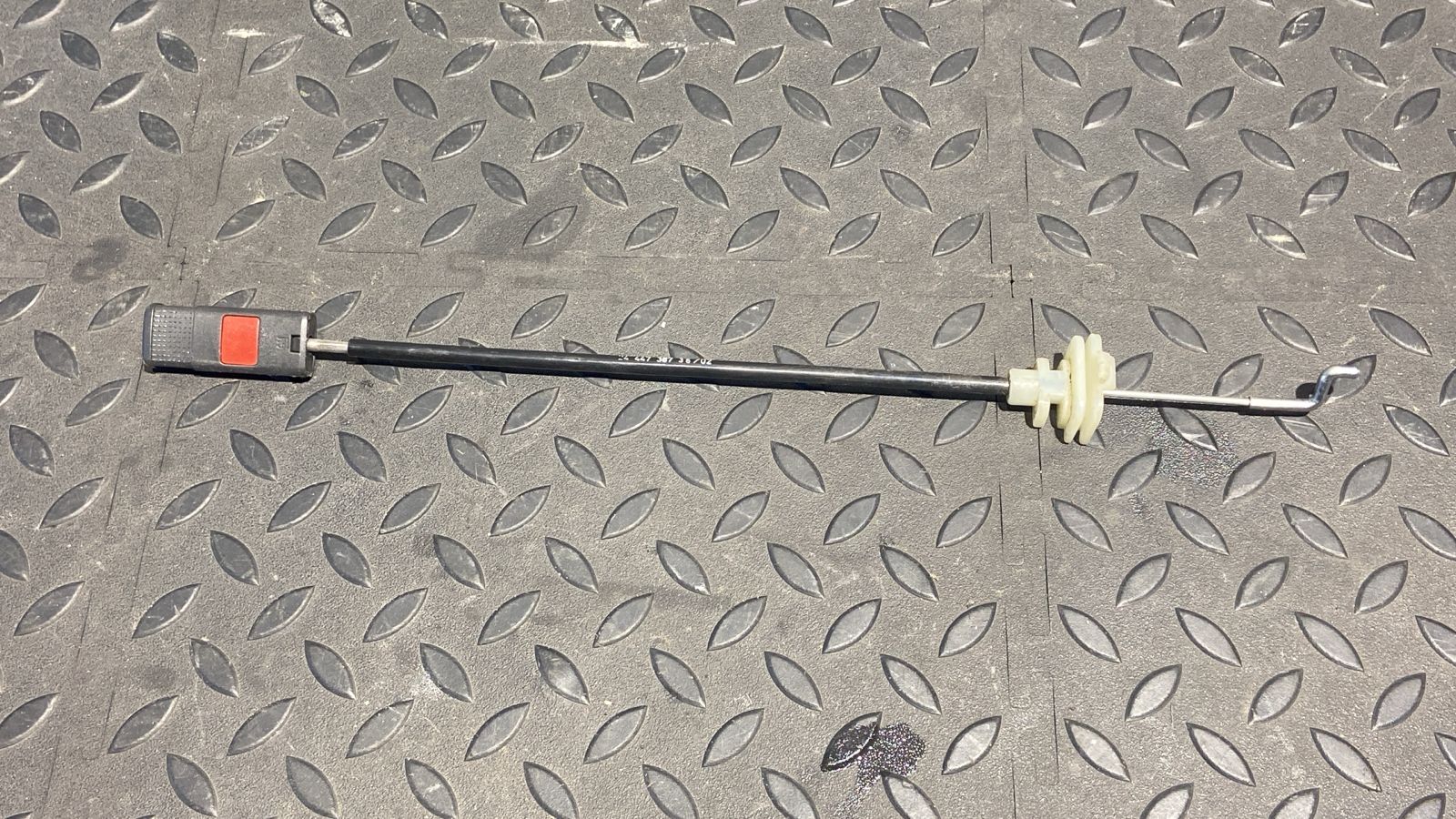 Тяга замка двери передняя Opel Vectra/C 2002-2008