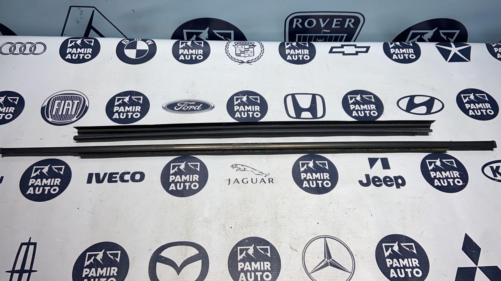 Уплотнитель двери задний левый Renault Scenic/2 2003-2009