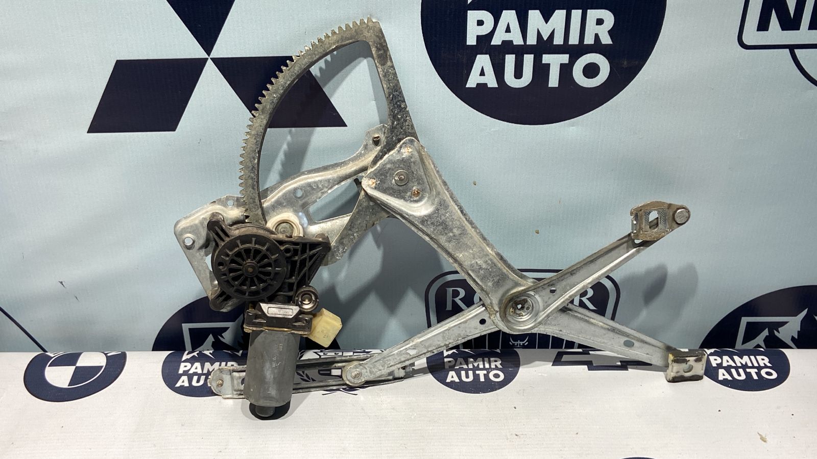 Стеклоподъемник передний левый Mercedes E/W210 1995-2003