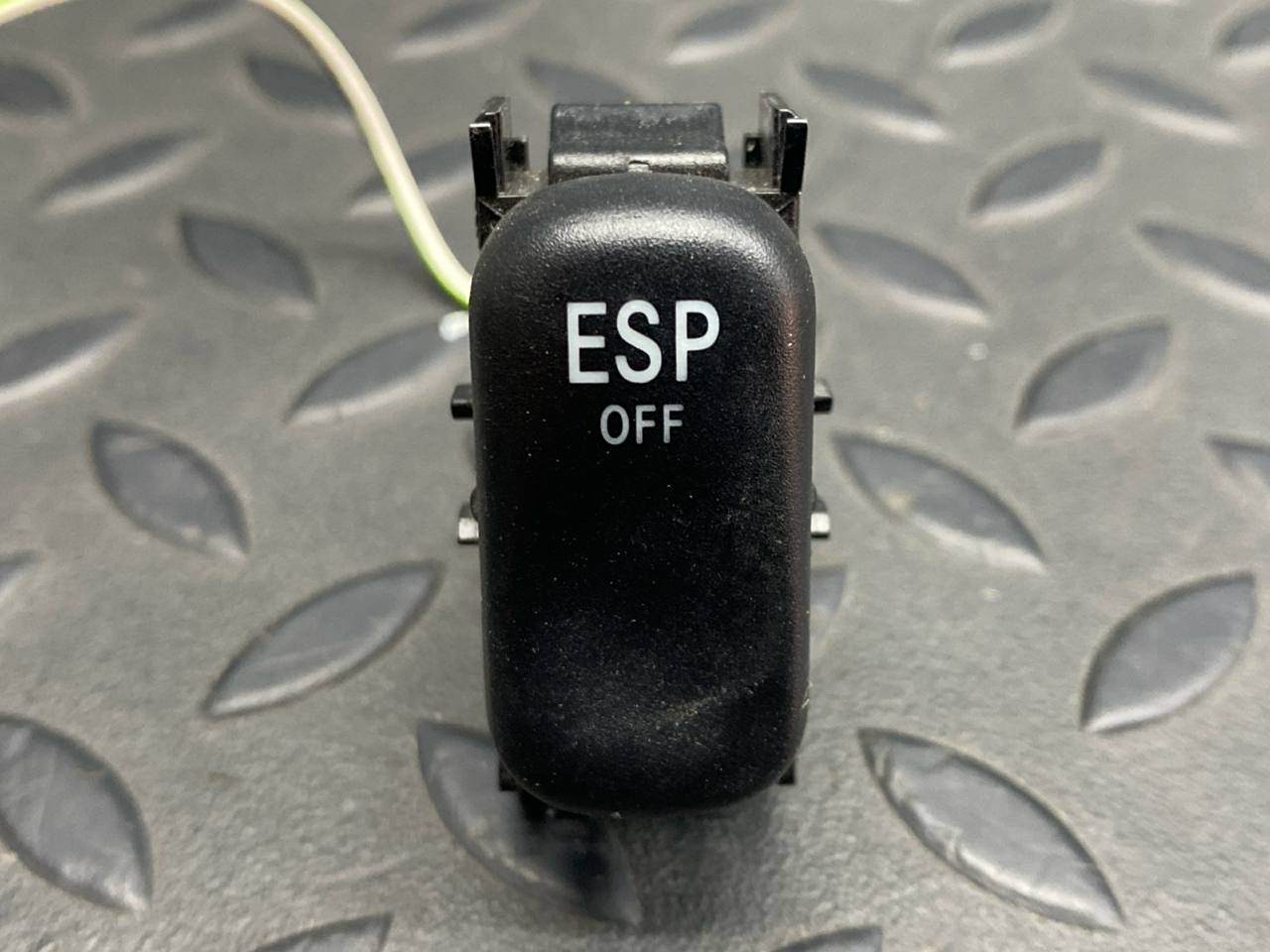 Кнопка антипробуксовочной системы Mercedes C/W202 1993-2001