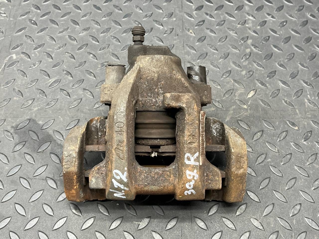 Суппорт задний правый Mercedes M/W164 2005-2011