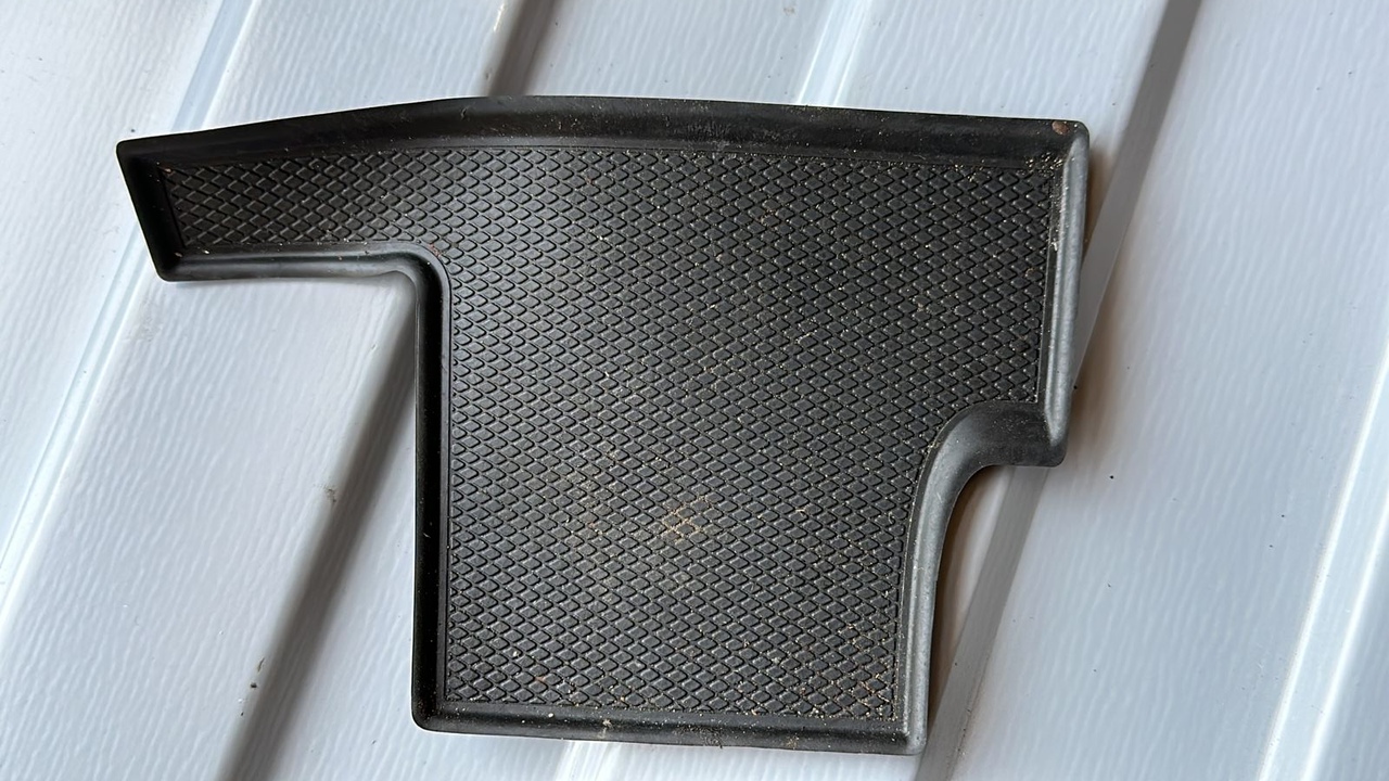 Коврик Mercedes E/W211 2002-2009