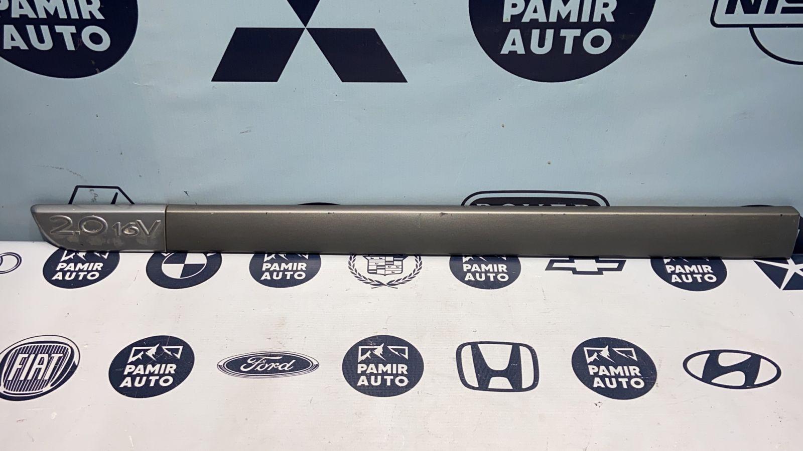 Молдинг двери передний левый Renault Scenic/2 2003-2009