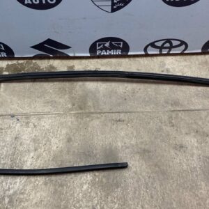 Уплотнитель двери передний правый Ford Transit 2000-2006