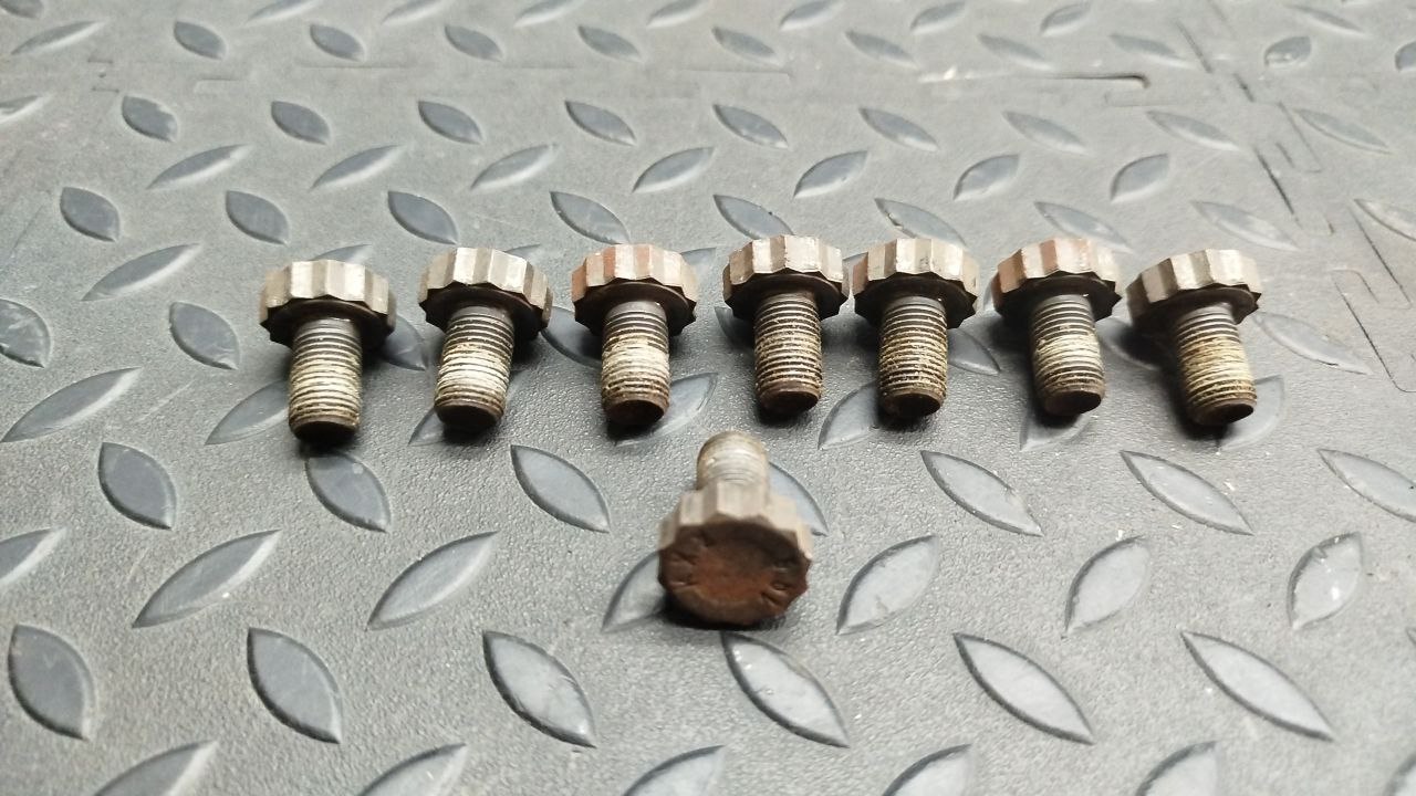 Болт маховика Mercedes B/W245 2005-2011