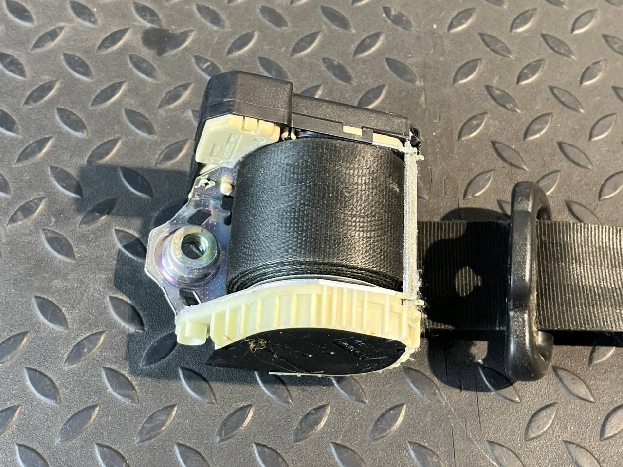 Ремень безопасности передний левый Ford Focus/2 2004-2011