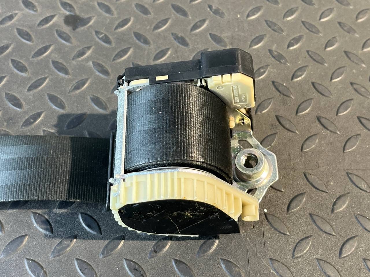 Ремень безопасности передний правый Ford Focus/2 2004-2011