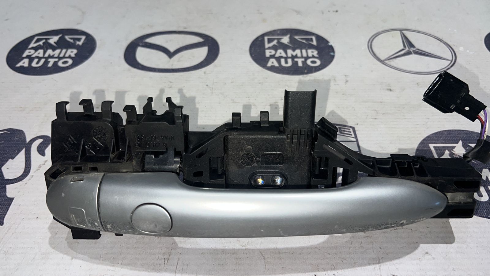 Ручка двери передняя левая Renault Scenic/2 2003-2009