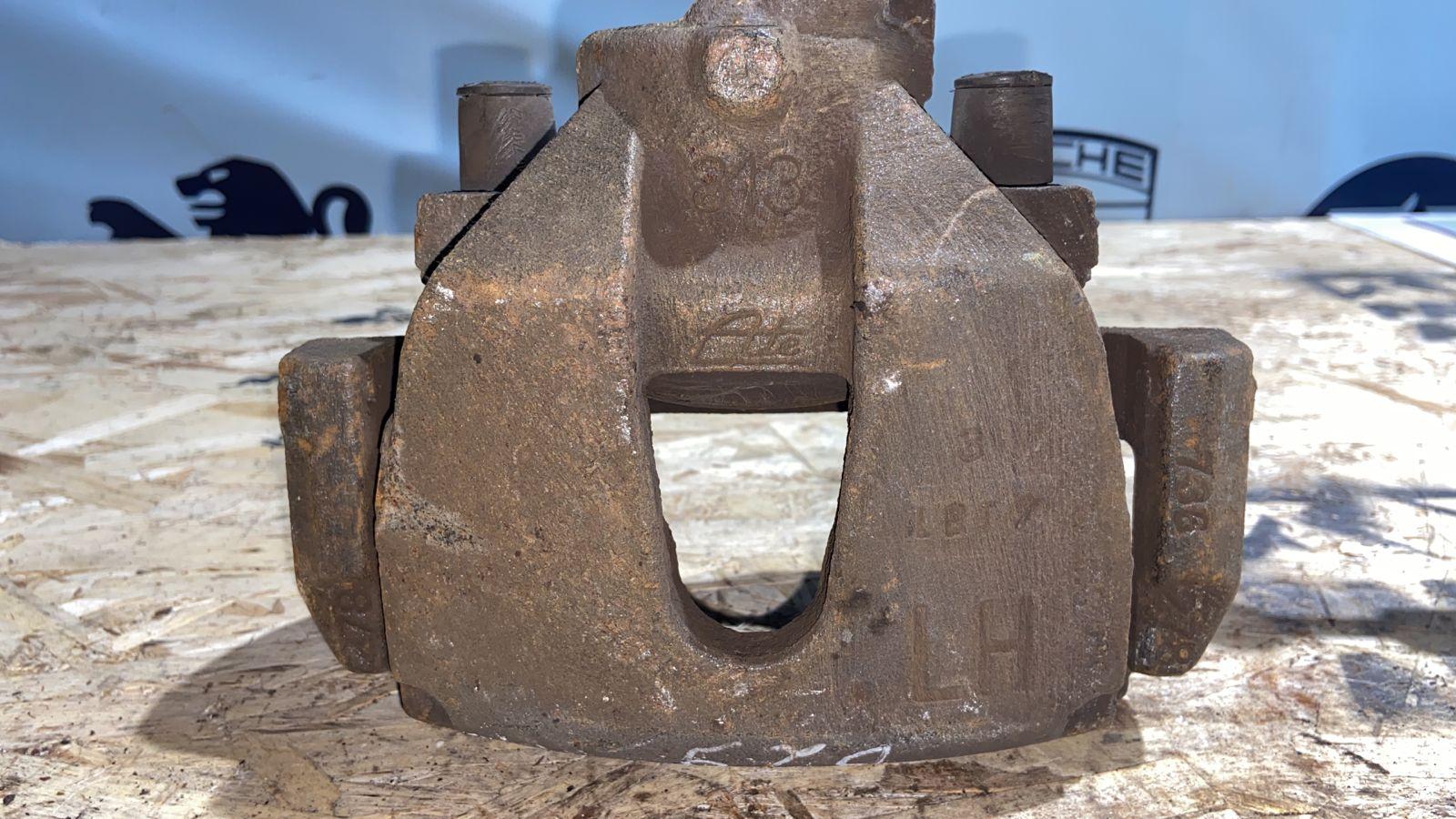 Суппорт передний левый Ford Focus/2 2004-2011