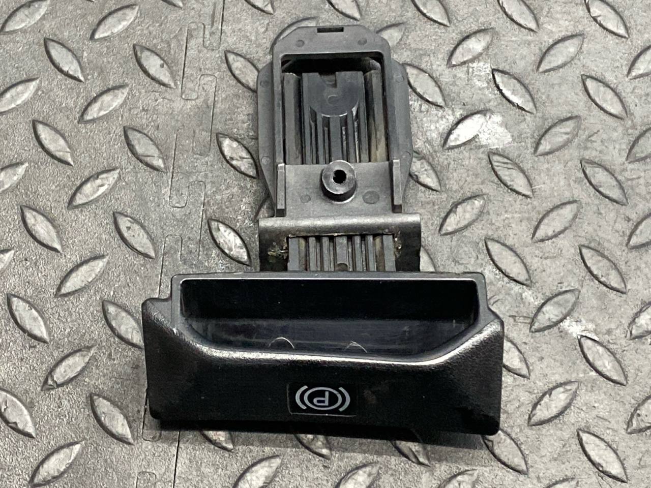 Рычаг стояночного тормоза C/W202 1993-2001