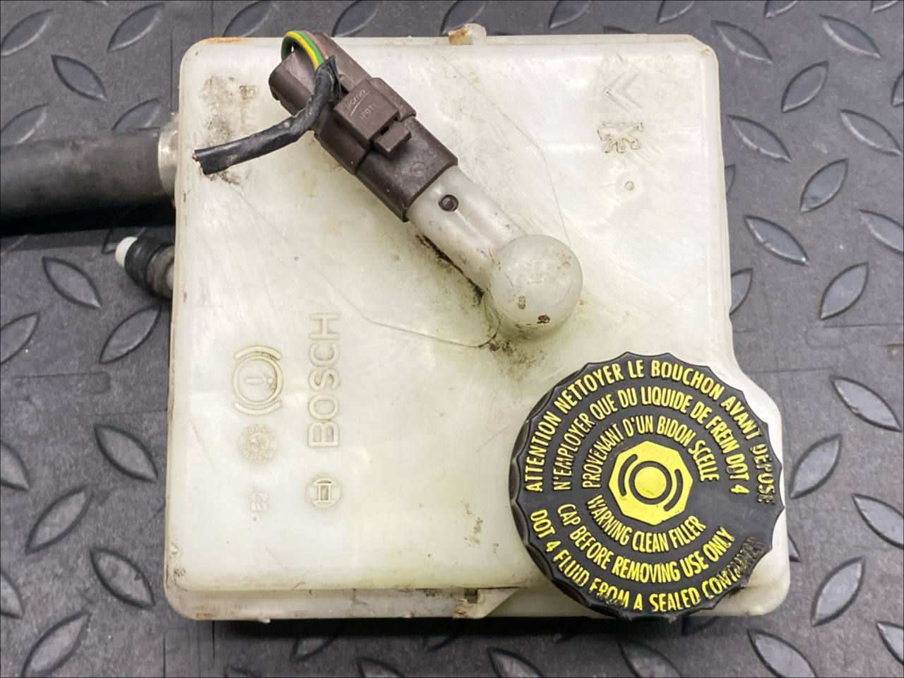 Бачок главного тормозного цилиндра Citroen C5 2001-2008