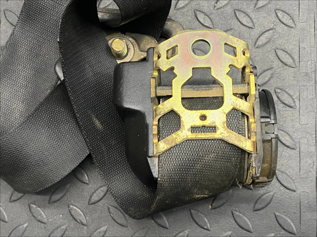 Ремень безопасности задний левый Mercedes C/W202 1993-2001 — изображение 2