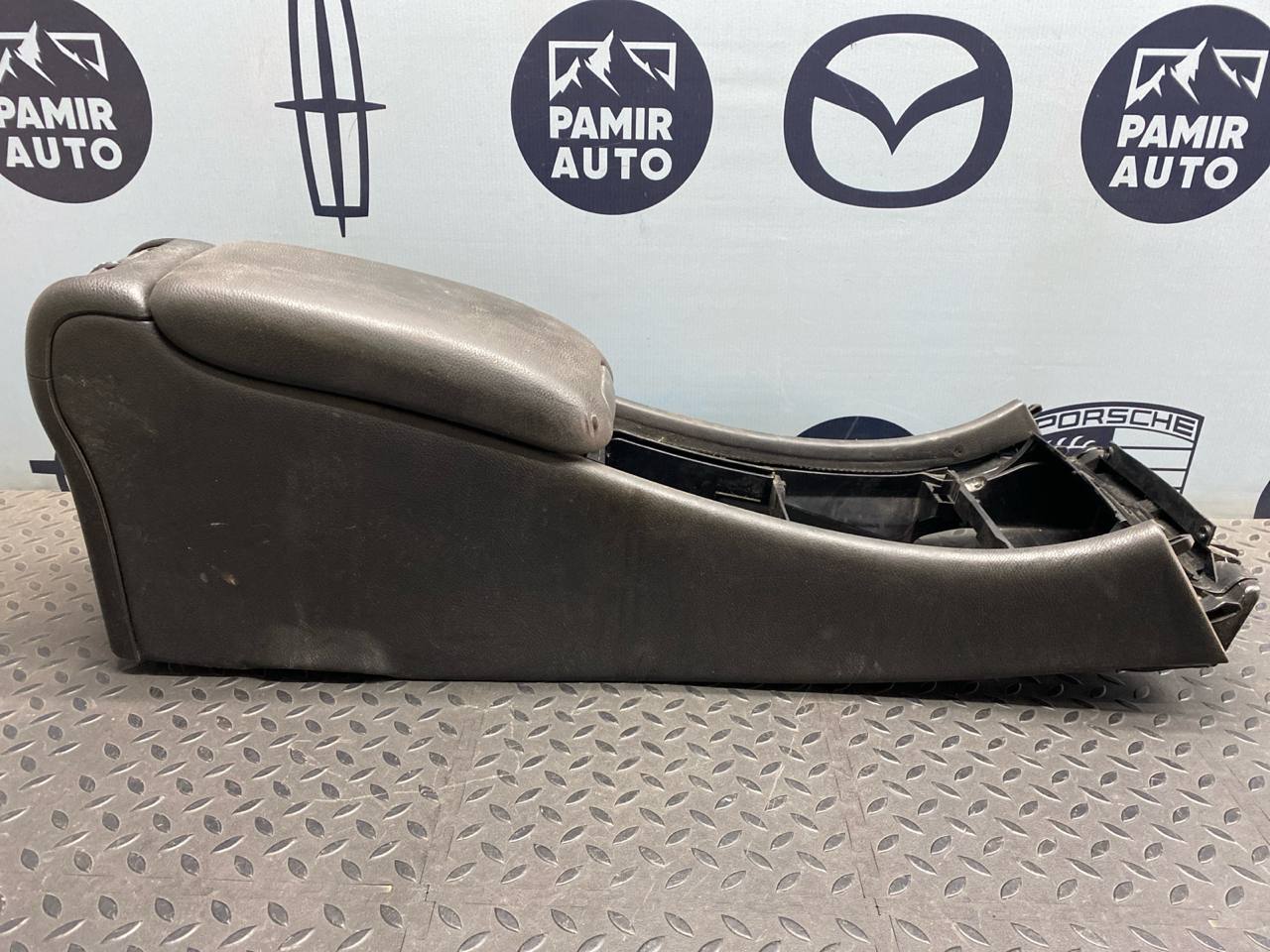 Консоль (Подлокотник) Mercedes C/W203 2000-2008