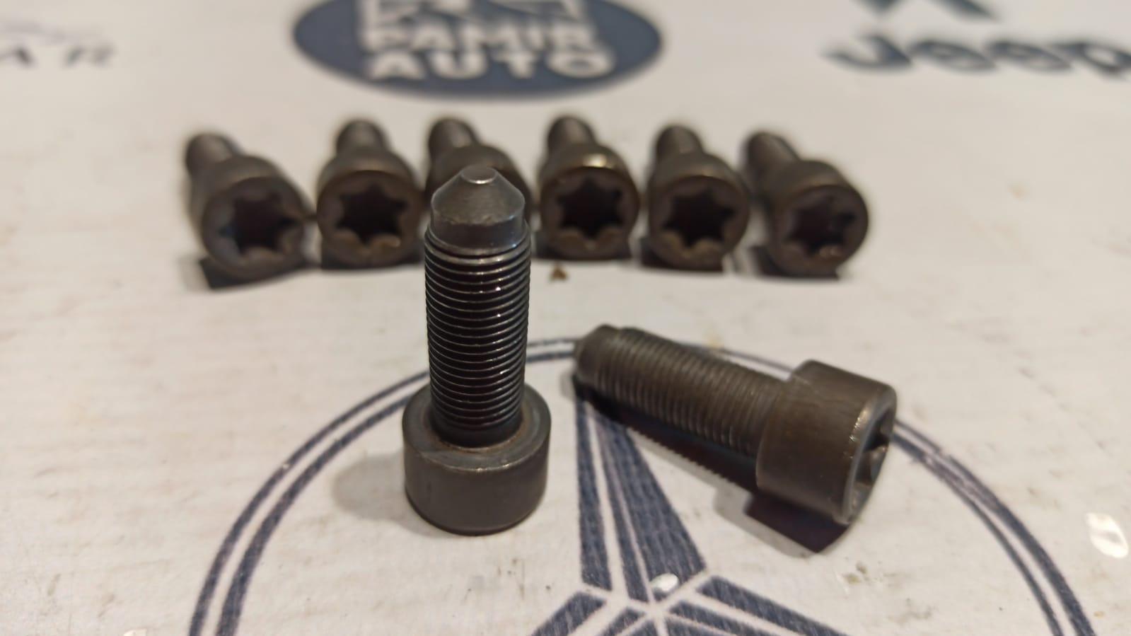 Болт маховика Mercedes C/W203 2000-2008