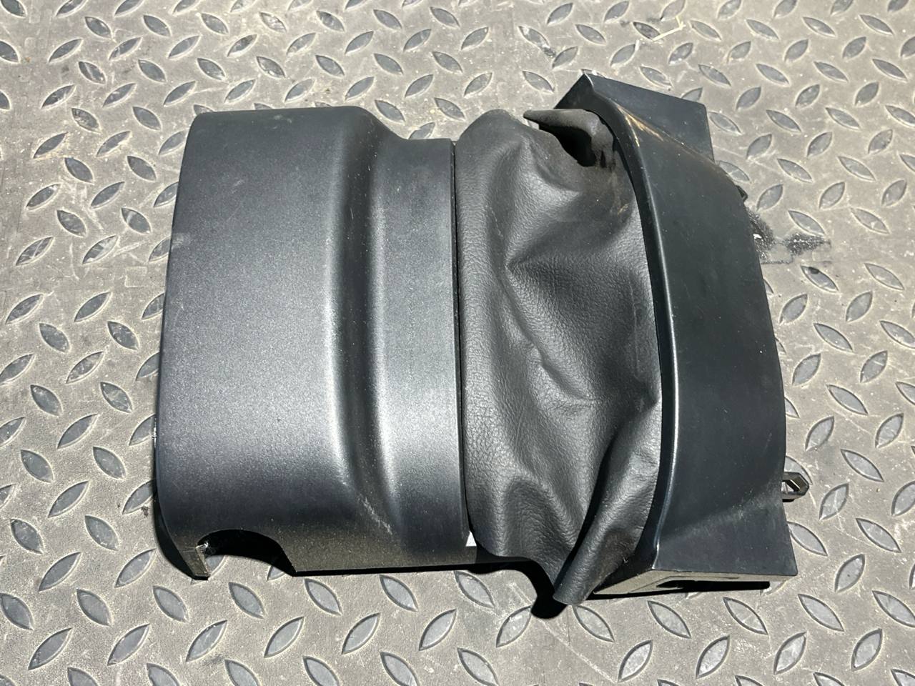 Кожух рулевой колонки верхний Ford Focus/2 2004-2011