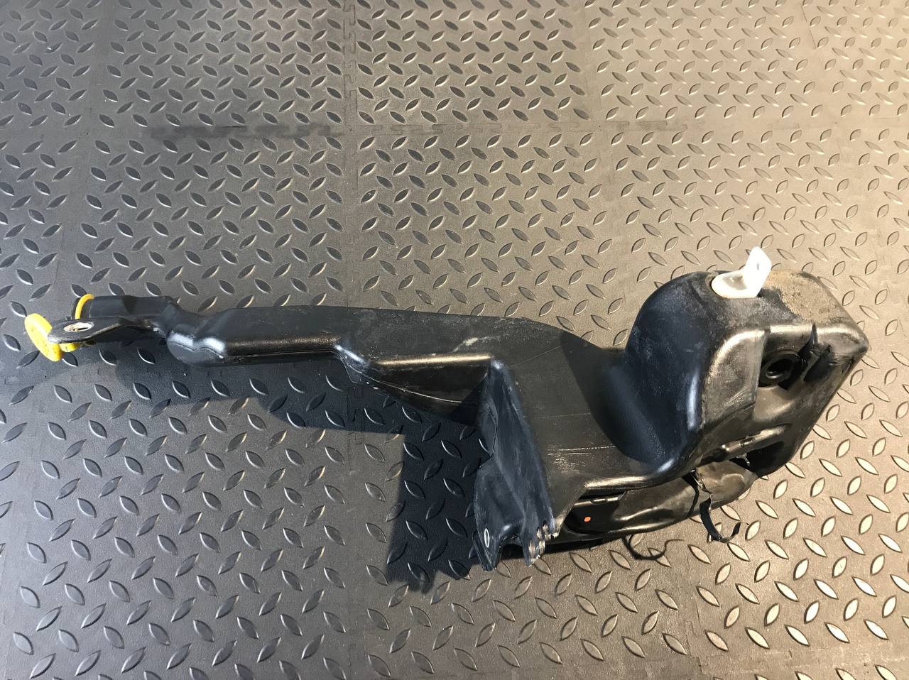 Бачок омывателя Opel Astra/H 2004-2014