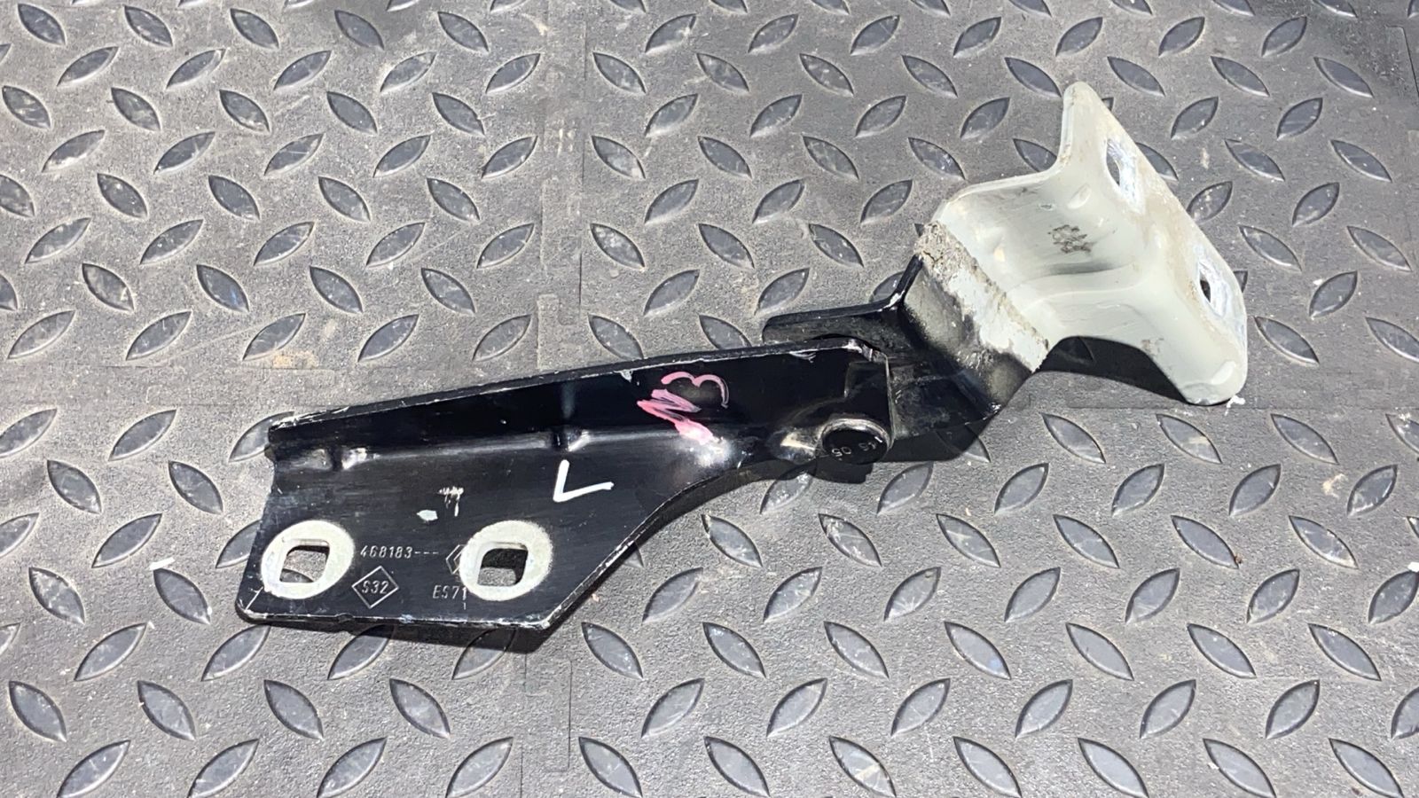 Петля капота левая Renault Megane/2 2002-2009