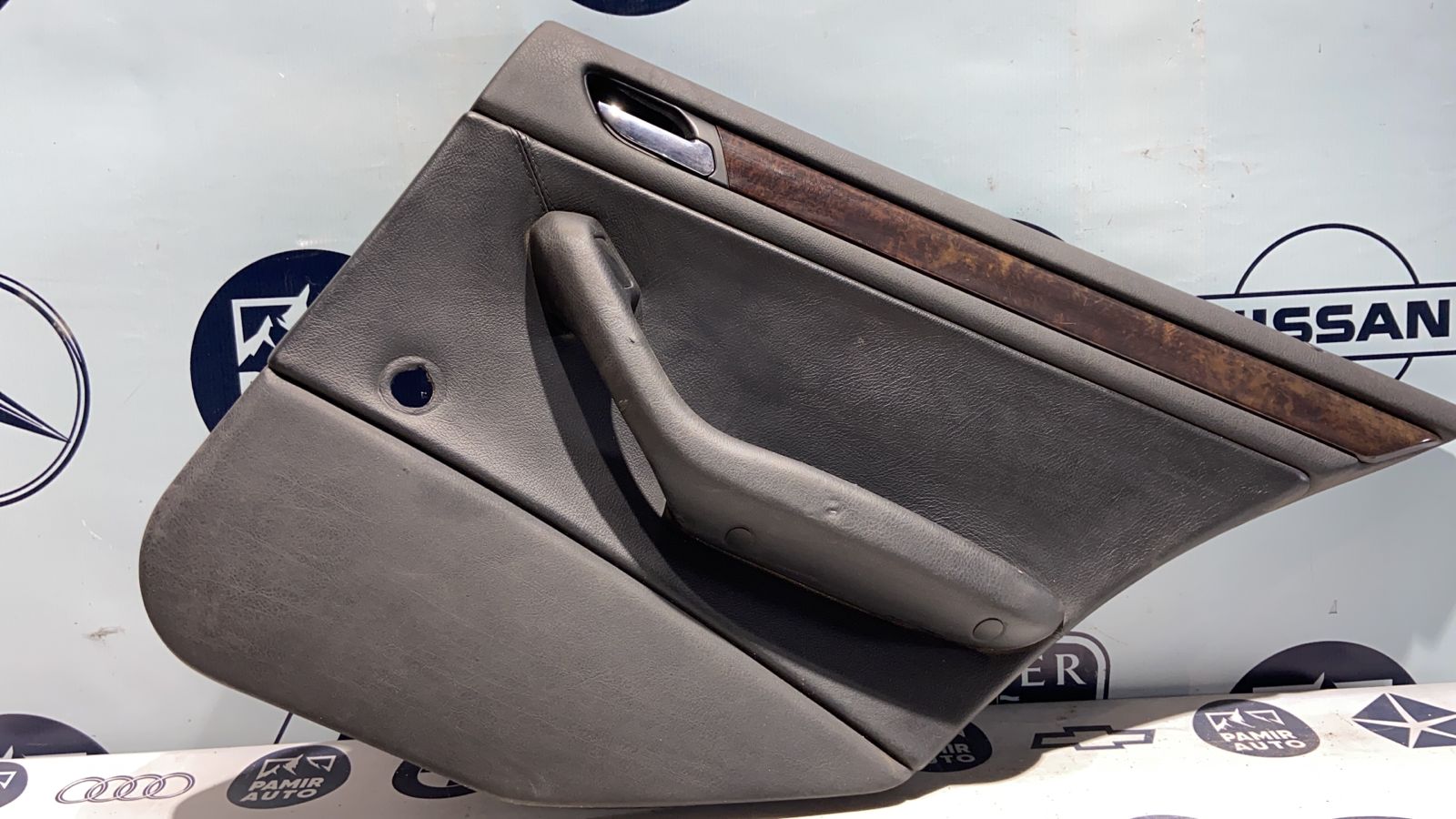 Обшивка двери задняя правая BMW 3/E46 1998-2007