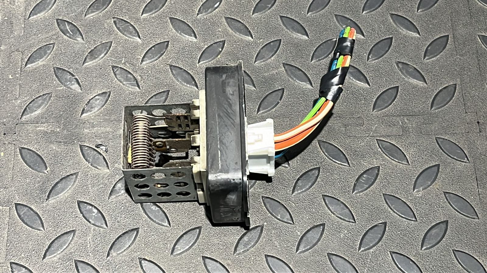 Резистор отопителя Opel Zafira/B 2005-2014