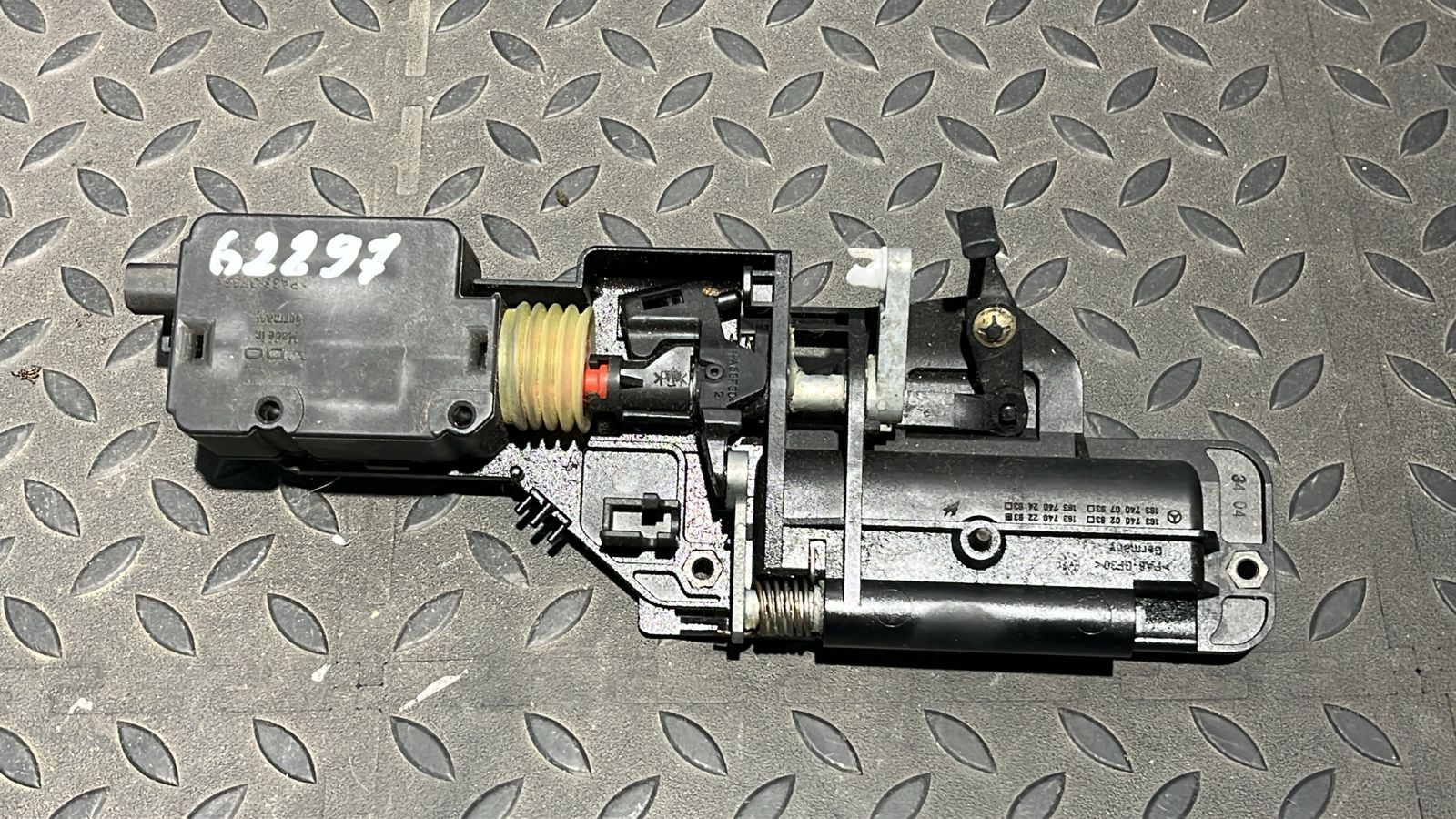 Ручка двери багажника Mercedes M/W163 1997-2005