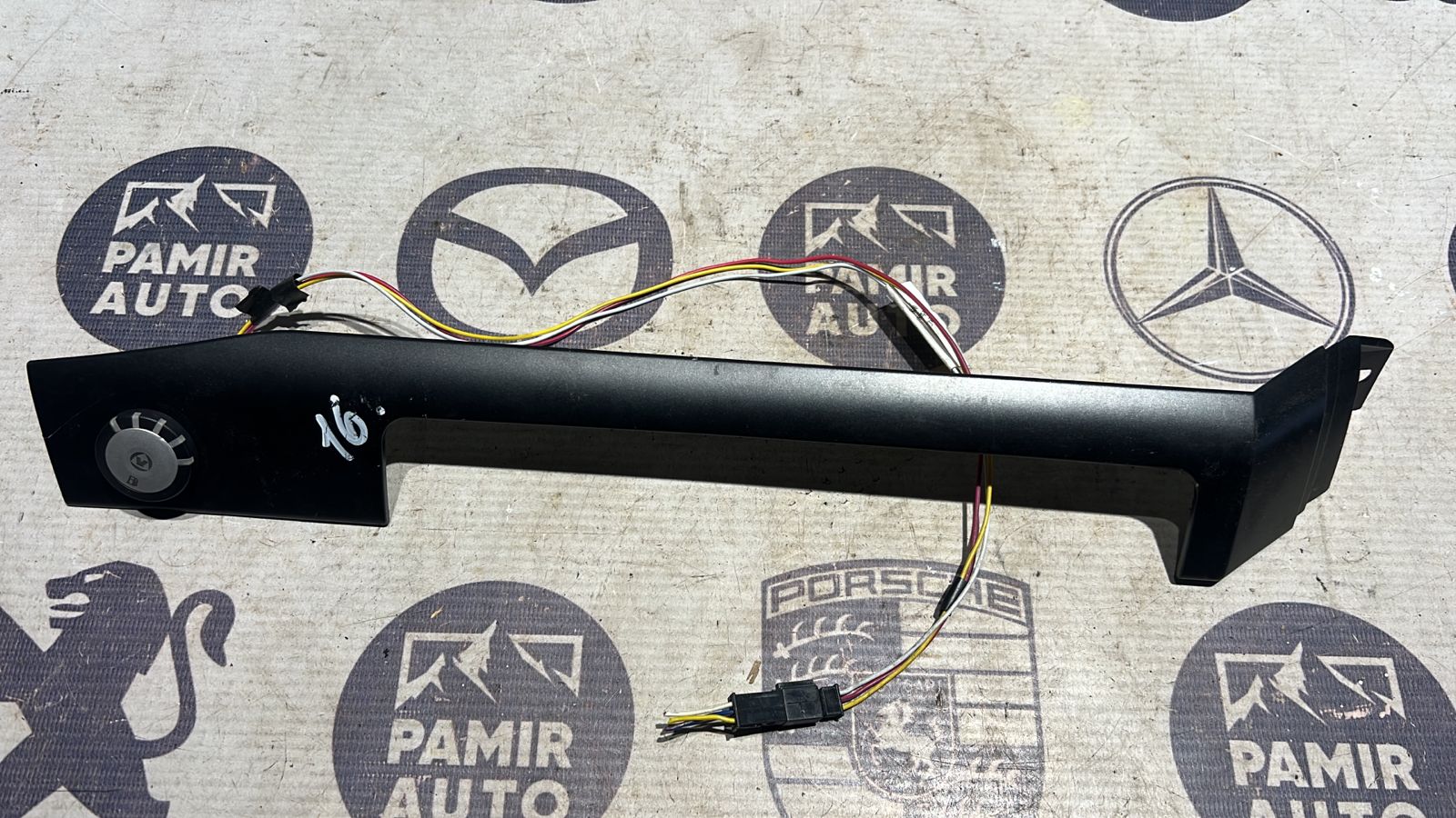 Накладка на торпедо центральная BMW 3/E46 1998-2007