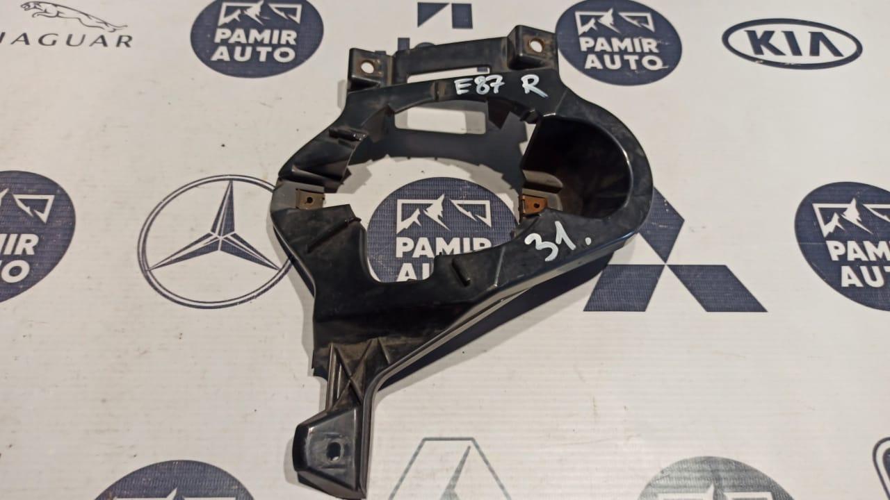 Кронштейн фары противотуманной левый BMW 1/E87 2004-2011