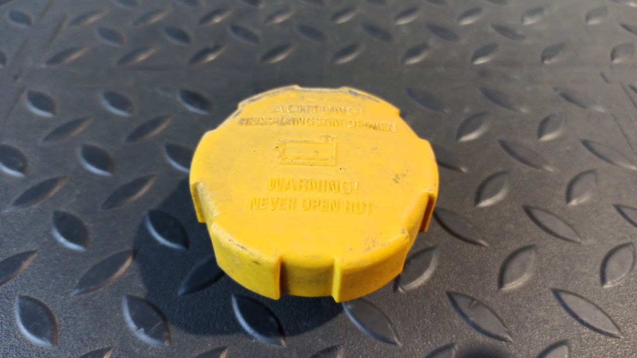 Крышка расширительного бачка Opel Astra/H 2004-2014