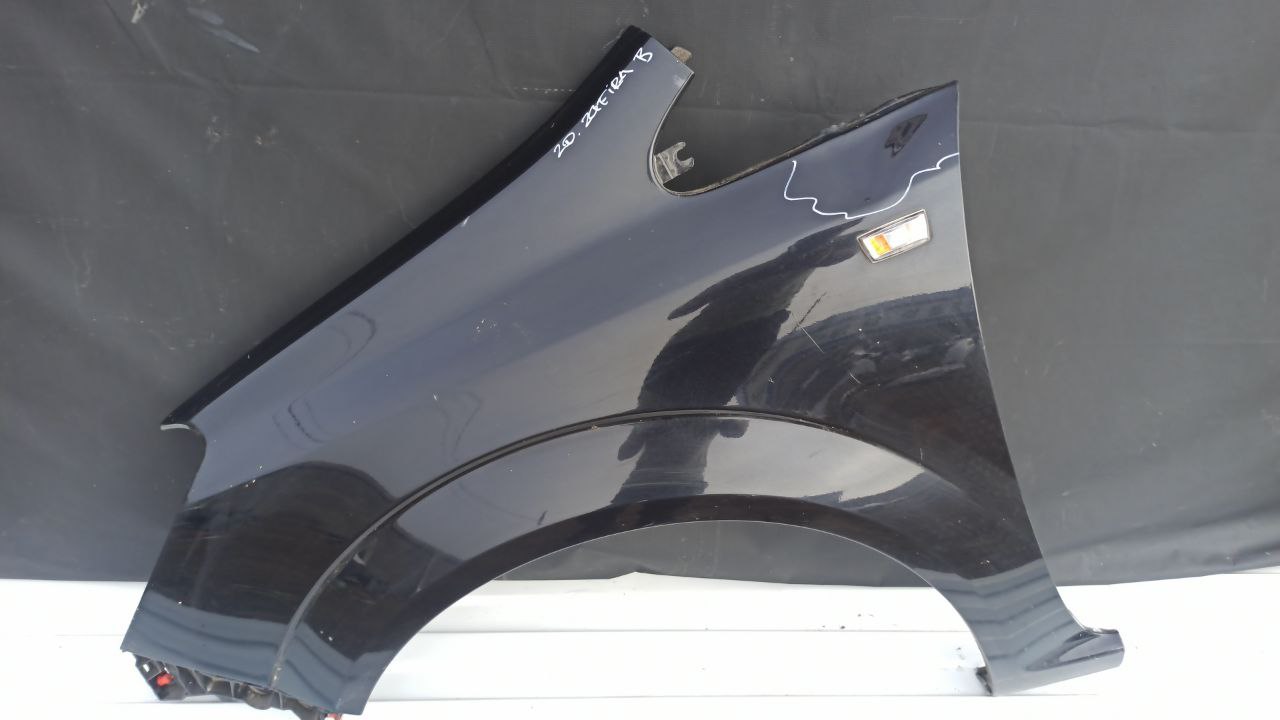 Крыло переднее левое Opel Zafira/B 2005-2014