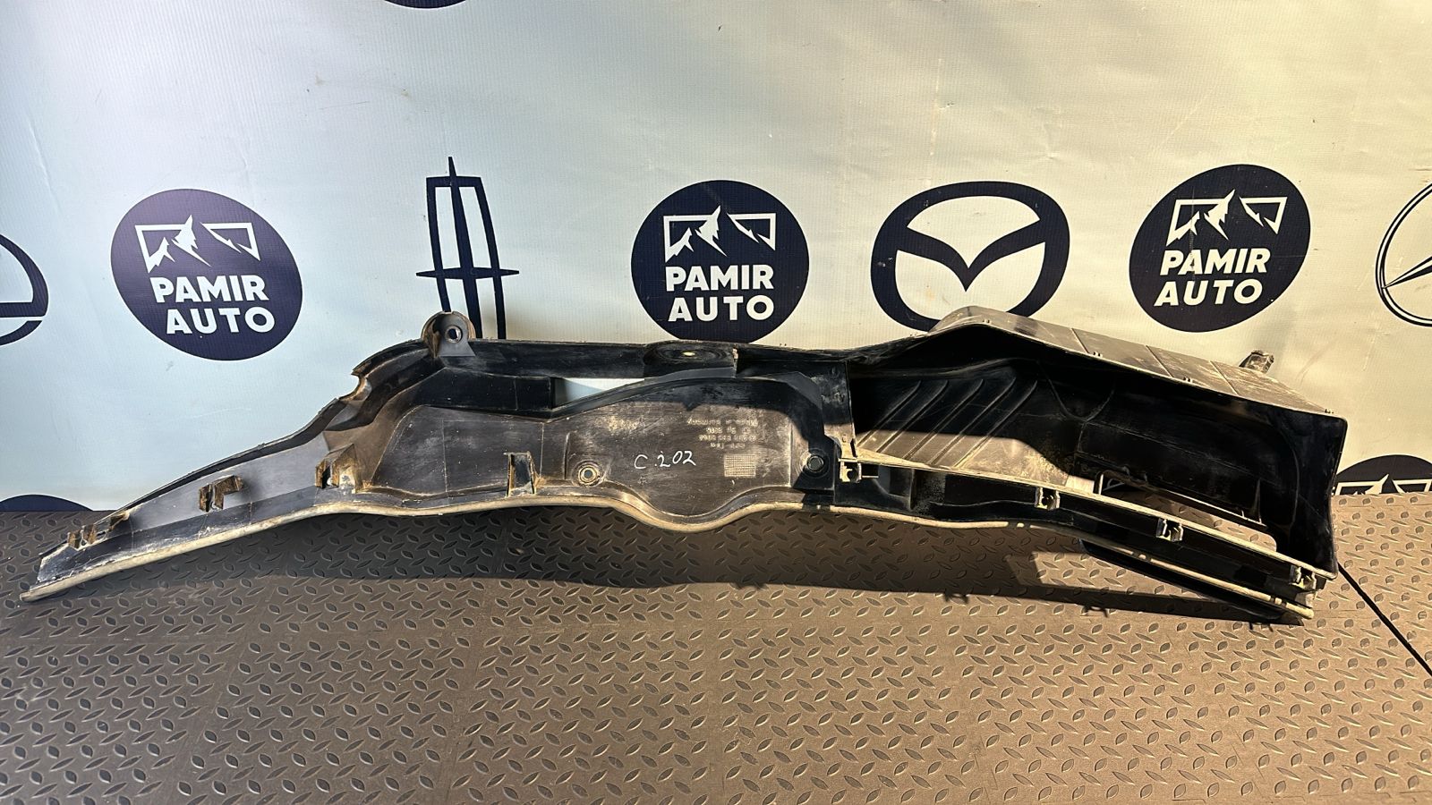 Решетка под лобовое стекло (Жабо) Mercedes C/W202 1993-2001