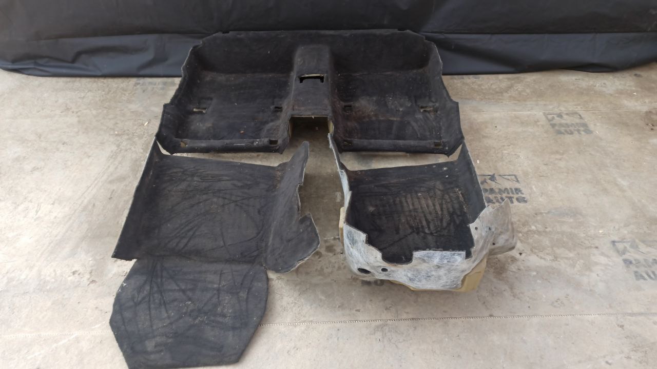 Обшивка пола (Ковролин) Mercedes C/W202 1993-2001