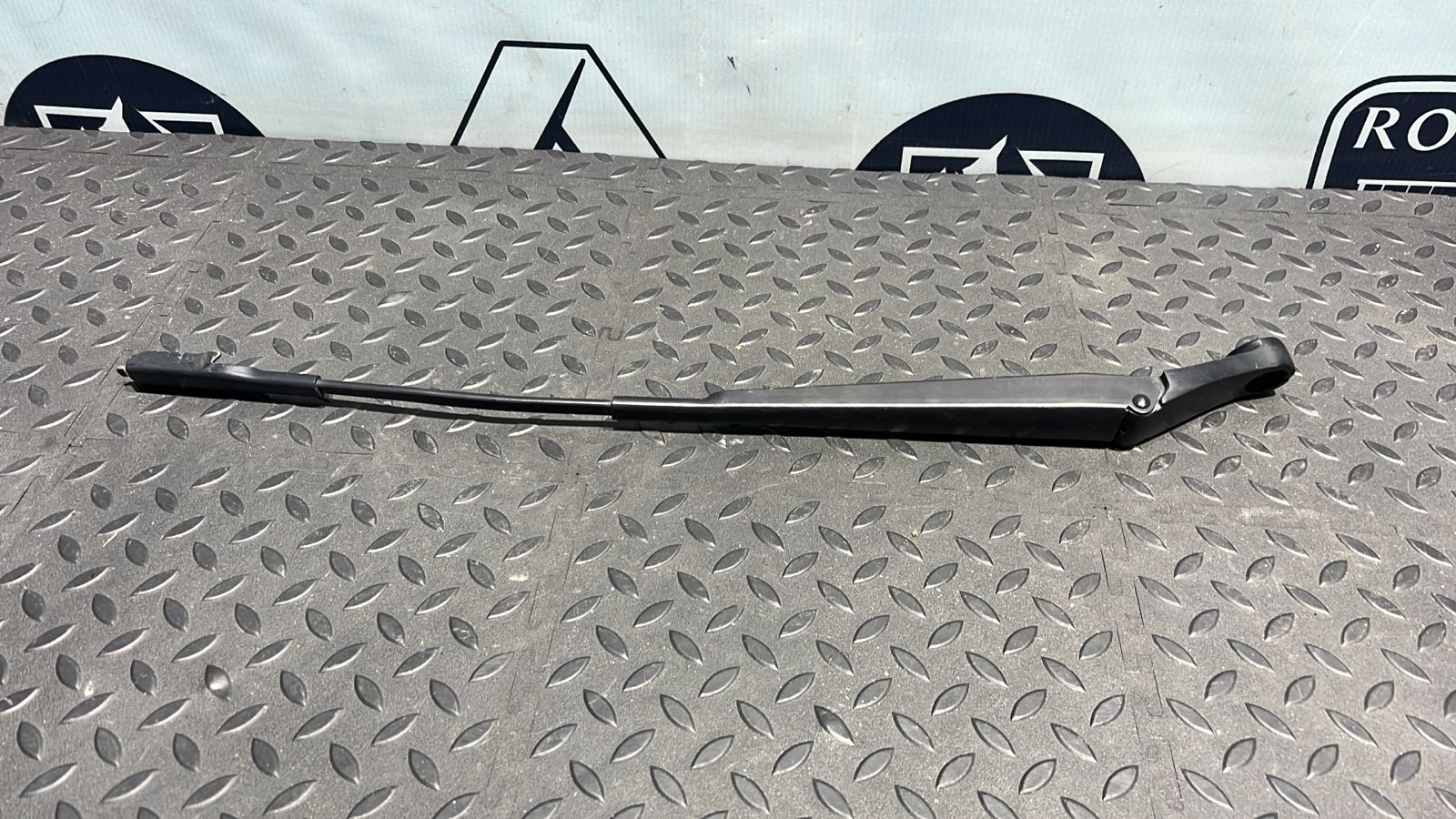 Поводок стеклоочистителя правый Opel Zafira/B 2005-2014