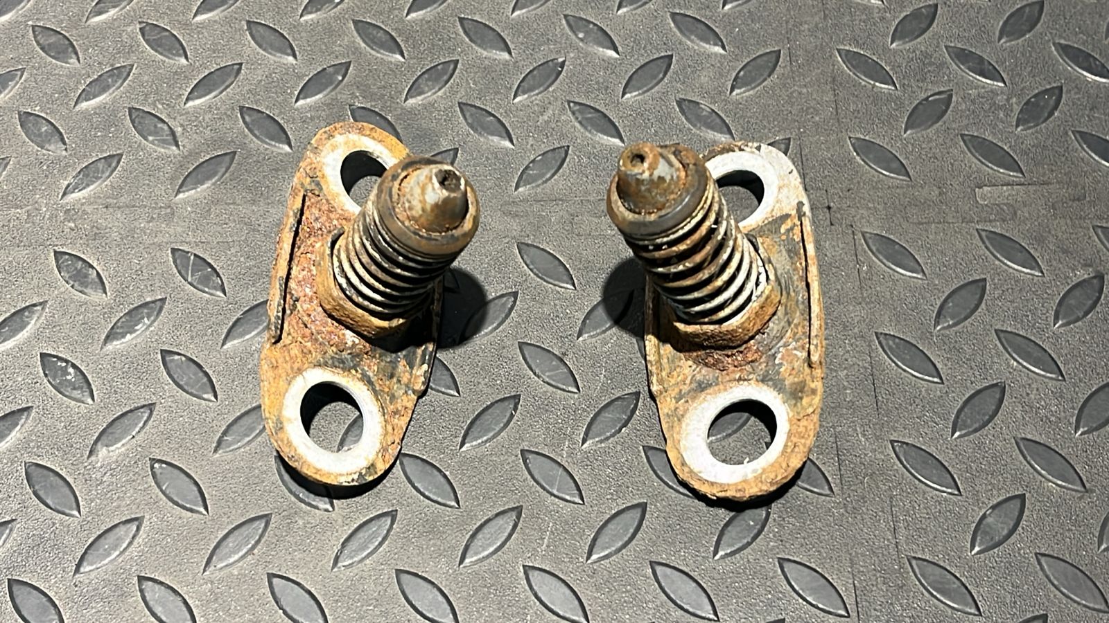 Замок капота BMW 3/E46 1998-2007