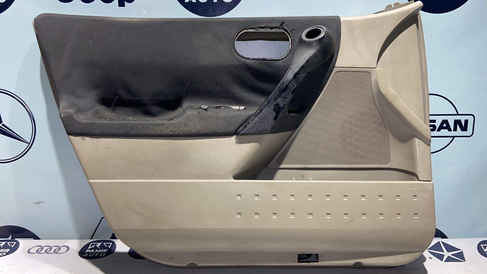 Обшивка двери передняя левая Renault Megane/2 2002-2009