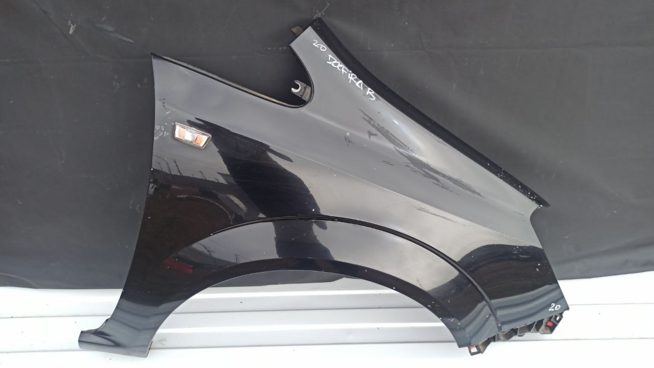 Крыло переднее правое Opel Zafira/B 2005-2014