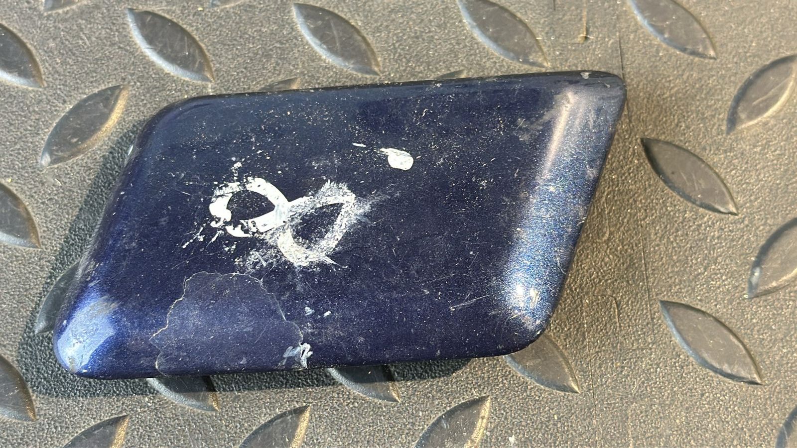 Крышка форсунки омывателя фар левая Ford Mondeo/3 2000-2007