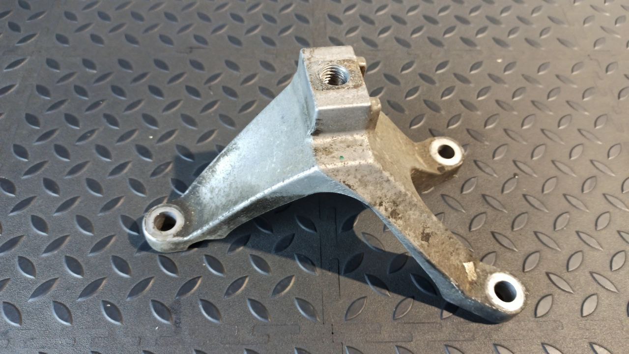 Кронштейн двигателя Ford Focus/2 2004-2011