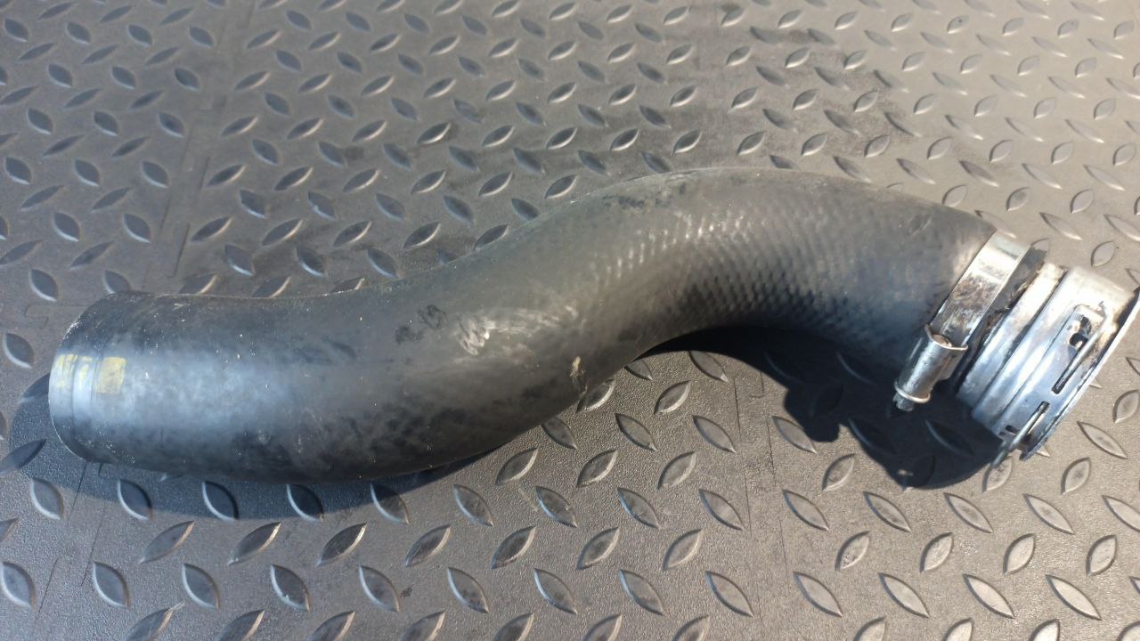 Патрубок интеркулера Toyota Avensis/2 2003-2009